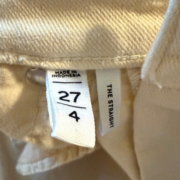 LOFT 98% Cotton Curvy Frayed High Rise Skinny Jeans in White - Picture 4 of 5